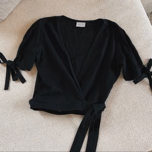 Rue Stiic Cropped V Neck Top